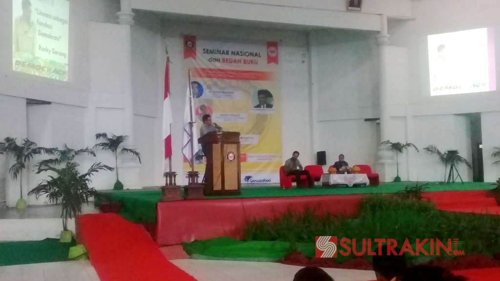 Seminar Nasional dan Bedah Buku di gedung Auditorium Mokodompit, Universitas Halu Oleo (UHO) Kendari, Sulawesi Tenggara, Kamis (19/4/2018).