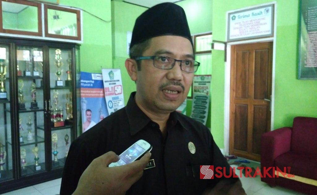 Kepala Kantor Agama Kota Kendari, Samsuri. (Foto: Hasrul Tamrin/SULTRAKINI.COM)