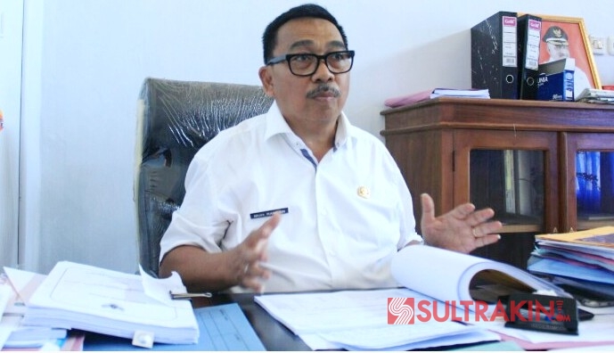 Kepala Dinas PUPR Kabupaten Buton Tengah, M. Ramlan. (Foto: Ali Tidar/SULTRAKINI.COM)