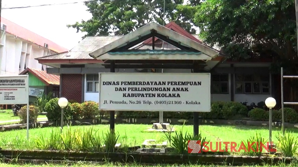 Plang kantor Dinas Pemberdayaan Perempuan dan Perlindungan Anak Kabupaten Kolaka. (Foto: Mirwan/SULTRAKINI.COM)