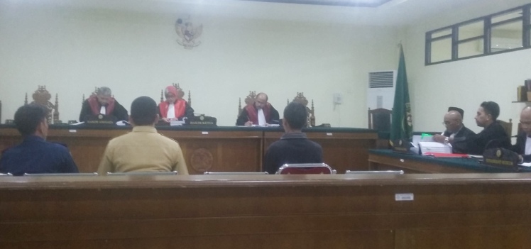 Tiga saksi jaksa dalam perkara sahrin di Pengadilan Tipikor, Rabu (30/5/2017). (Foto: Ifal Chandra/ SULTRAKINI.COM)