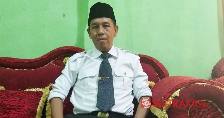 Pelaksana Tugas Kepala Dinas Perindustrian dan Perdagangan Wakatobi, Safiuddin. (Foto: Amran Mustar Ode/SULTRAKINI.COM)