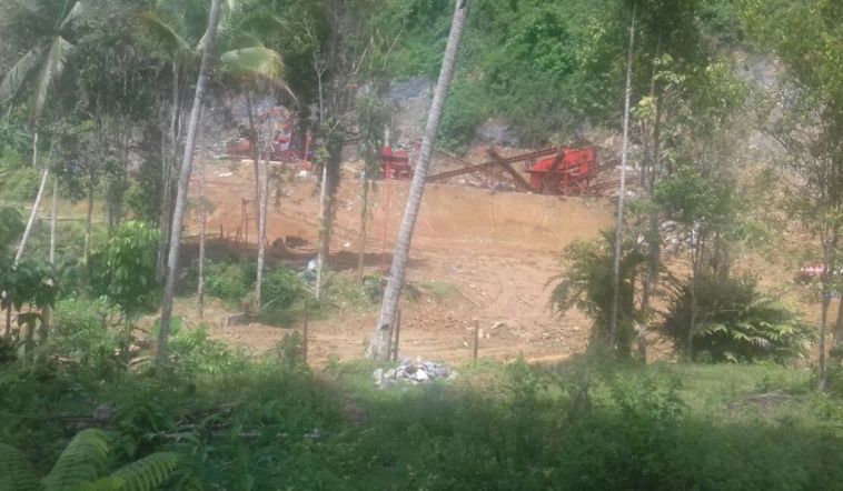 Aktifitas Tambang Galian C yang meresahkan warag Desa Otole, kecamatan Lasolo, Kabupaten Konawe Utara. (Foto: Sulham tepamba/ SULTRAKINI.COM)