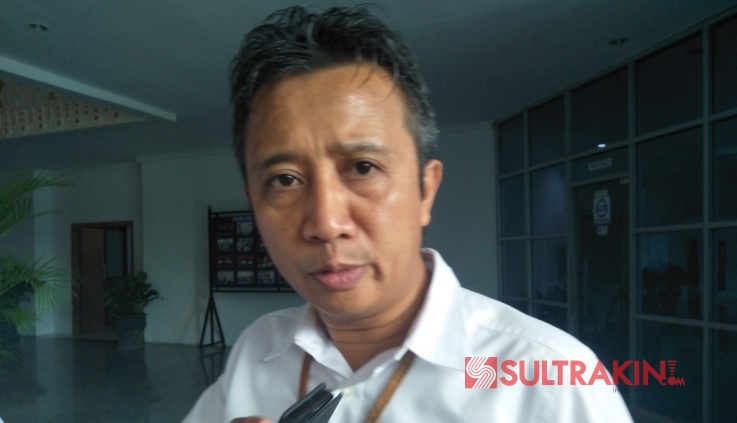 General Manager PLN Sulselrabar, Bambang Yusuf, Kamis (3/5/2018). (Foto: Nur Cahaya/SULTRAKINI.COM)