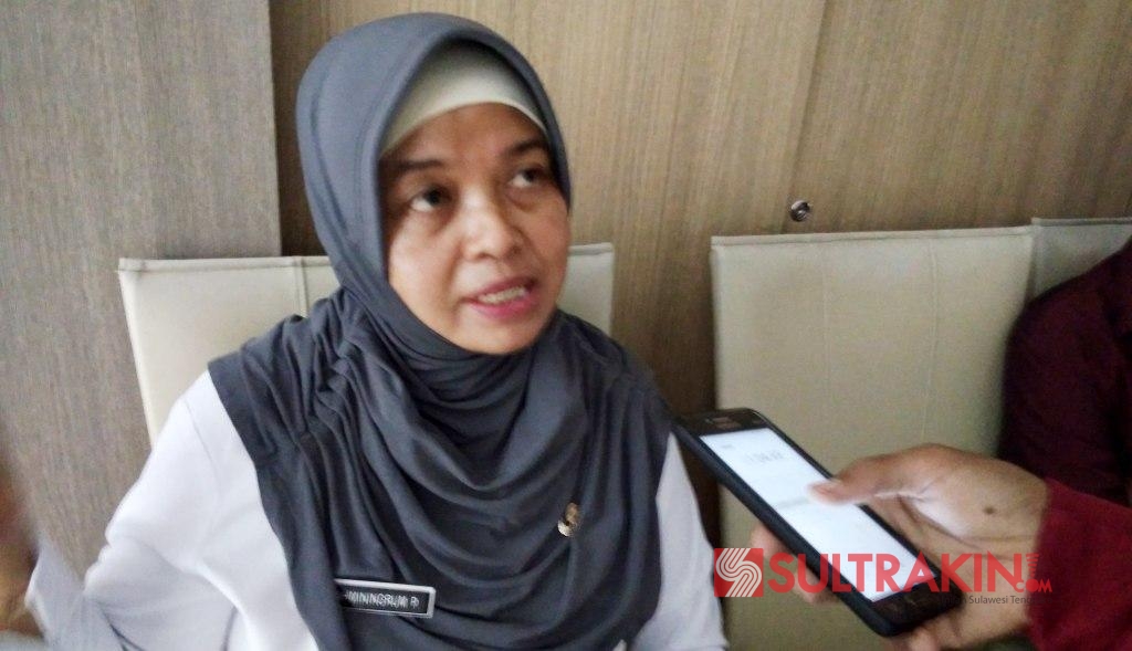Kepala Dinas Kesehatan Kota Kendari, Rahminingrum, Rabu (2/5/2018). (Foto: Hasrul Tamrin/SULTRAKINI.COM)
