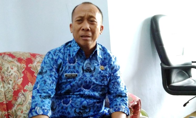 Kepala Bagian Kesra Kota Kendari, Abdul Rauf. (Foto: Hasrul Tamrin/SULTRAKINI.COM)