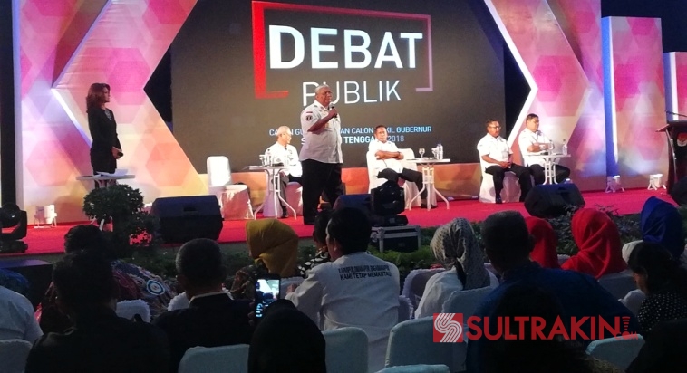 Ali Mazi saat menjawab pertanyaan Panelis pada debat publik Cagub dan Cawagub Sultra season II, Minggu (6/5/2018). (Foto: Wayan Sukanta/SULTRAKINI.COM)