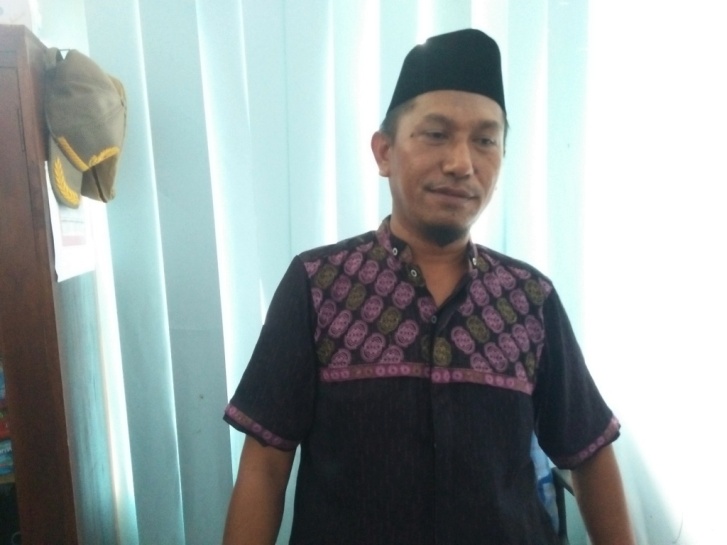 Kepala Bagian Kesejahteraan Masyarakat Sekretariat Daerah Kabupaten Buton Tengah, Abdullah (Foto: Ali Tidar/SULTRAKINI.COM)
