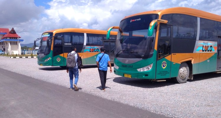 Bus Trans Lulo yang disiapkan oleh Dishub di Terminal Baruga untuk pemudik tahun 2018. (Foto: Hasrul Tamrin/SULTRAKINI.COM)