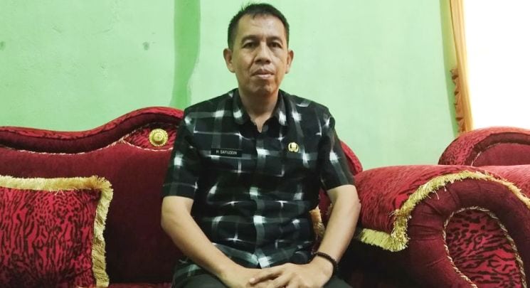 Pelaksana Kepala Dinas Perindustrian dan Perdagangan Wakatobi, Safiuddin. (Foto: Amran Mustar Ode/SULTRAKINI.COM)