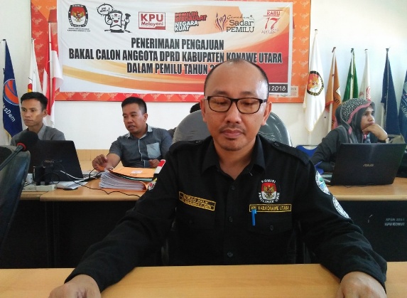Ketua KPU Konut, Busran Khalik. (16/7/2018). (Foto: Arifin Lapotende/SULTRAKINI.COM)