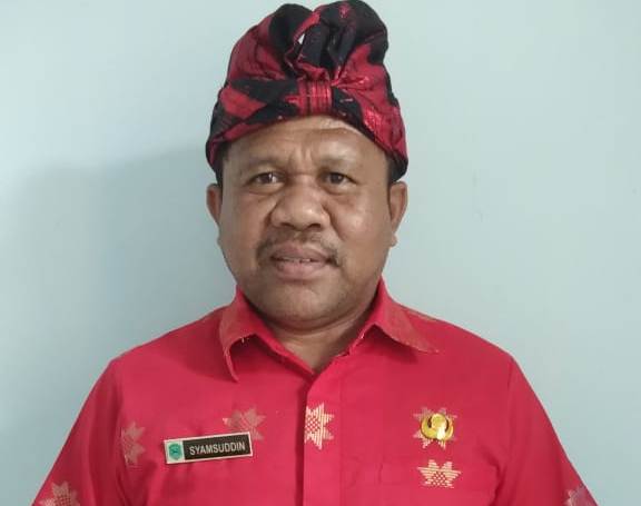 Kepala Dinas Kependudukan dan Catatan Sipil Kabupaten Buton Tengah, Syamsuddin (Foto: Ali Tidar/SULRAKINI.COM)