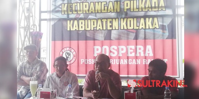 Ketua DPD Pospera Sultra, Hartono (Tengah), saat menggelar konferensi Pers, pada Kamis (5/7/2018), (Foto : Wayan Sukanta/SULTRAKINI.COM)