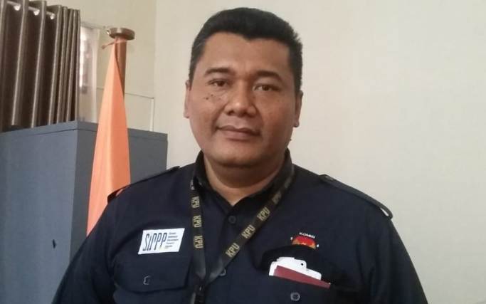 Ketua KPU Sultra Abdul Natsir Moethalib. (Foto: La Ismeid/SULTRAKINI.COM)
