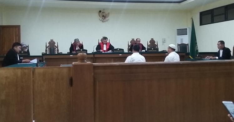Suasana persidangan dengan agenda pembacaan tuntutan Jaksa, di Pengadilan Tipikor, Rabu (8/8/2018). (Foto: Ifal Chandra/SULTRAKINI.COM).