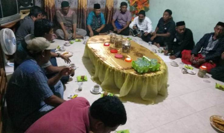 Pertemuan tokoh msayarakat membentuk Forum Pemekaran Kecamatan Samaturu, Rabu (8/8/2018). (Foto: Mirwan/SULTRAKINI.COM)