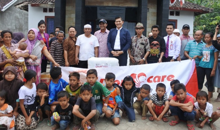 Lion Air Care memberikan bantuan bagi korban gempa di Pulau Lombok, Nusa Tenggara Barat. (Foto: Lion Air Group)