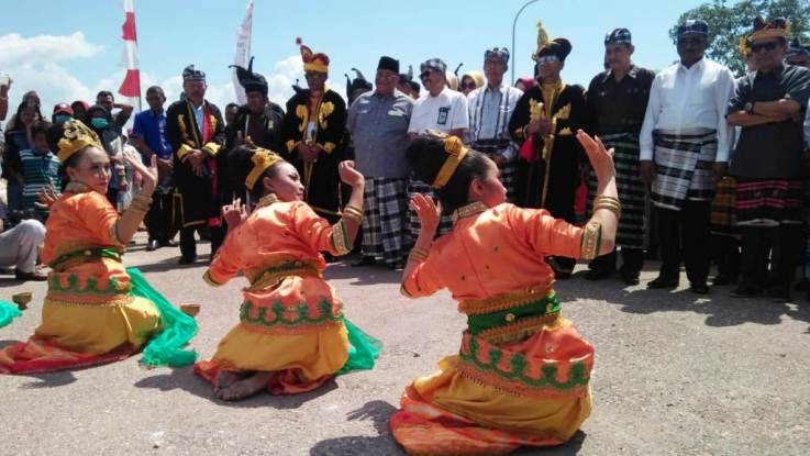 Tari Lawati di Festival Budaya Tua Buton. (Foto: La Ode Ali/SULTRAKINI.COM)