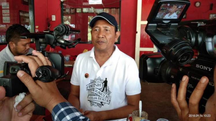 Ketua DPC PDIP Kendari, Ishak Ismail (Foto: La Ismeid/SULTRAKINI.COM)
