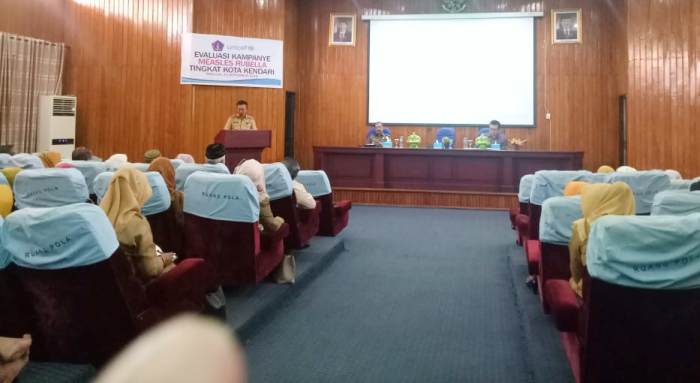 Kegiatan evaluasi kampanye MR di tingkat Kota Kendari yang berlangsung di ruang Pola, Kantor Wali Kota Kendari, Rabu (26/9/2018). (Foto: Hasrul Tamrin/SULTRAKINI.COM)