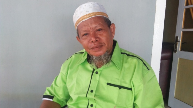 Ketua MUI Kabupaten Buton, Drs. La Jawi saat ditemui di kediamannya, Senin (3/9/2018) (Foto: La Ode Ali/SULTRAKINI.COM)