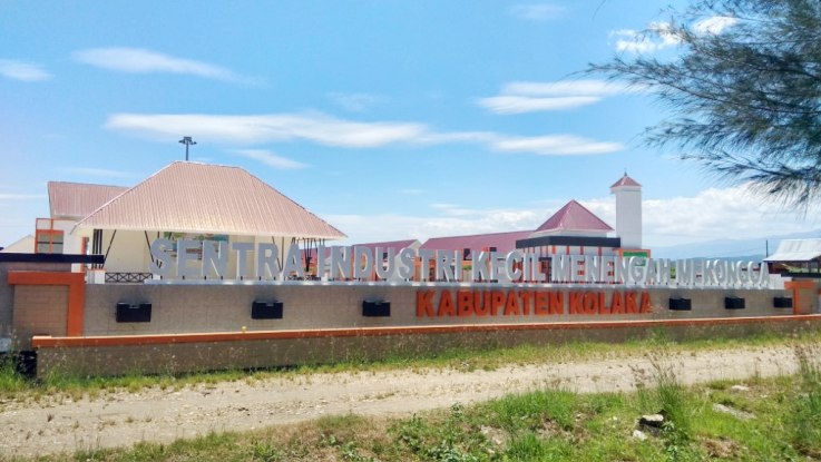 Bangunan Sentra Industri Kecil dan Menengah atau SIKIM yang dibangun Pemda Kolaka. (Foto: Zulfikar/SULTRAKINI.COM)