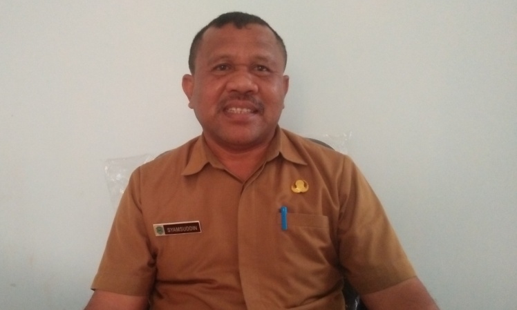 Kepala Disdukcapil Buteng Syamsuddin. (Foto: Ali Tidar/SULTRAKINI.COM)
