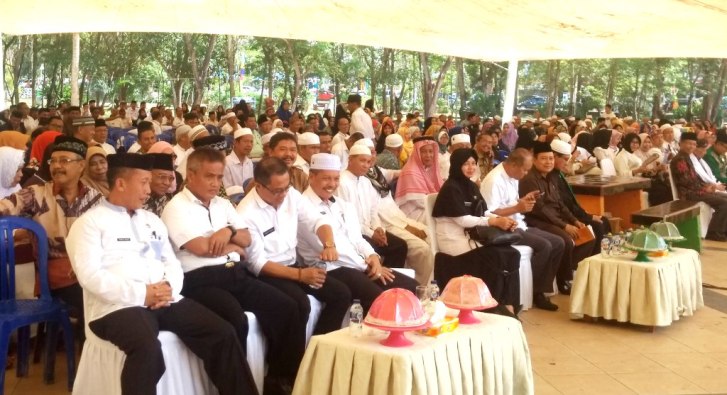 Sambutan jamaah haji Kota Kendari di Taman Kota, Rabu (19/9/2018). (Foto: Hasrul Tamrin/SULTRAKINI.COM)