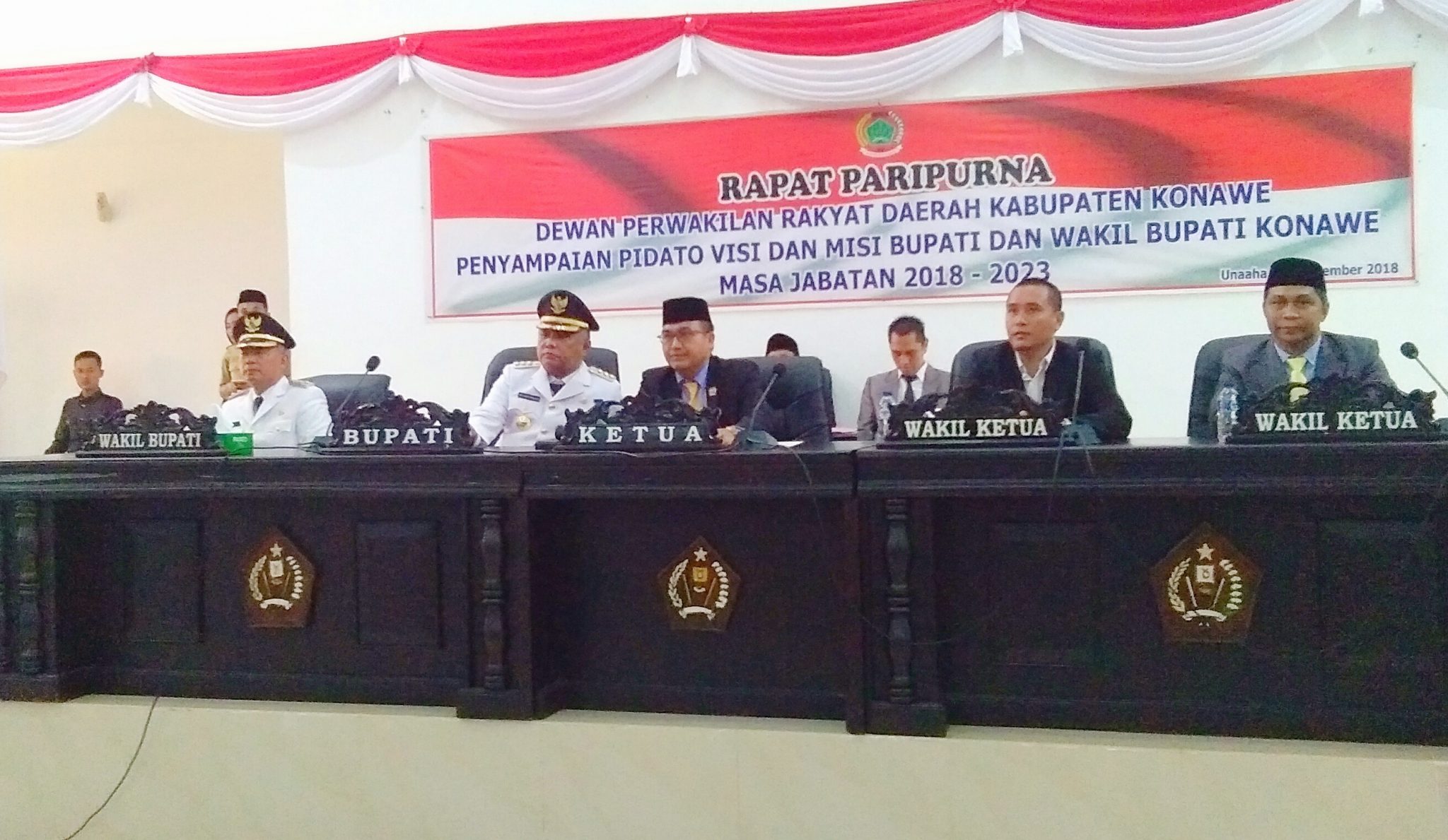 Rapat paripurna DPRD terkait visi misi Bupati dan Wakil Bupati Konawe, Kery Saiful Konggoasa dan Gusli Topan Sabara, Selasa (25/9/2018). (Foto: Mas Jaya / SULTRAKINI.COM)