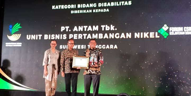 Penerimaan penghargaan padmamitra di Jakarta. (Foto: Antam)