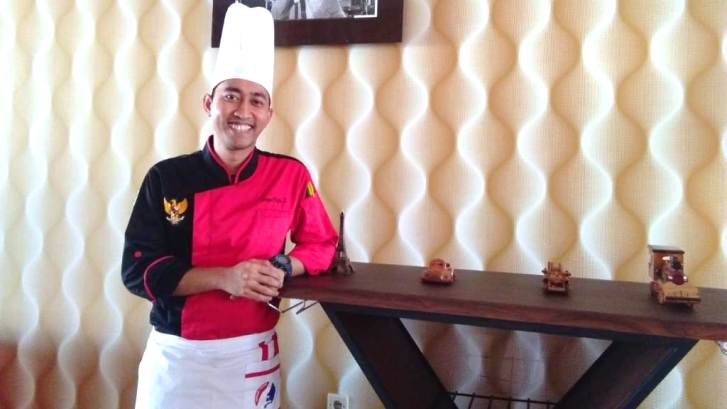 Executives Sous Chef Fortune Frontone Hotel Kendari, Hagai Kris Setiawan, Selasa (25/9/2018). (Foto: Rifin/SULTRAKINI.COM)