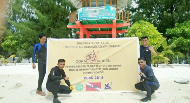 Tim Coral Garden UMK di Pulau Bokori, Minggu (28/10/2018). (Foto: UMK)