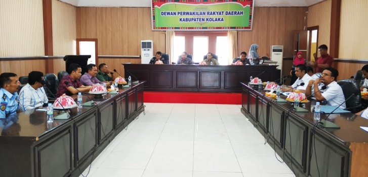 Rapat BNN bersama Komisi III DPRD Kolaka terkait rencana aksi P4GN, Kamis (18/10/2018). (Foto: Mirwan/SULTRAKINI.COM)