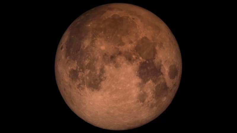 bulan merah (Foto: kumparan.com)