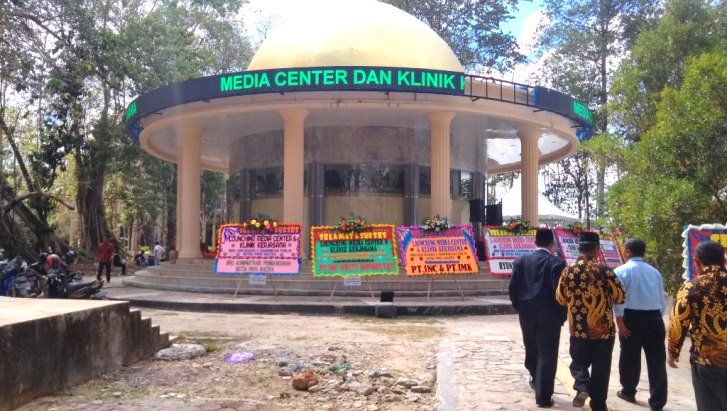 Gedung media center dan klinik kerja sama di kawasan Kantor Gubernur Sultra. (Foto: Hasrul Tamrin/SULTRAKINI.COM)