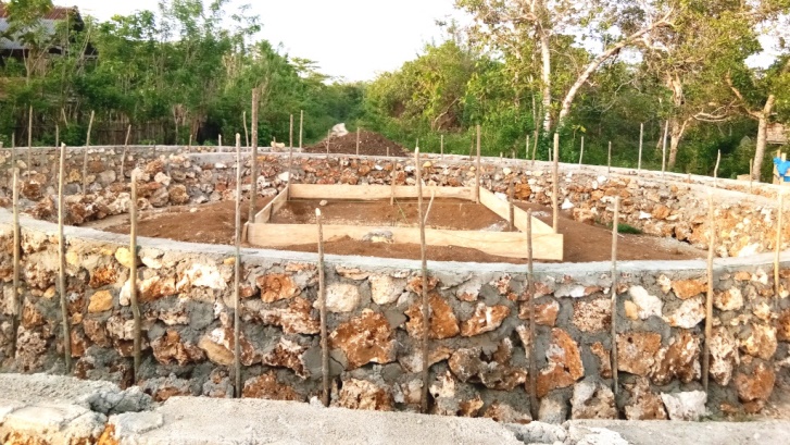 Proyek Pembangunan Tugu di Desa Kampobalano, Kecamatan Sawerigadi. (Foto: Akhir Sanjaya/SULTRAKINI.COM)