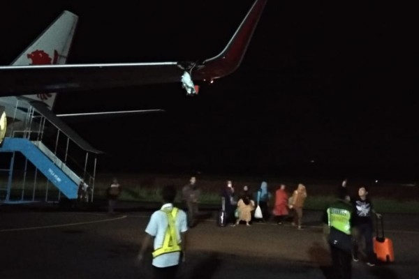 Akibat Insiden Tabrak Tiang, Penumpang Lion Air Dipindah ke Pesawat Lain. Foto: IDN Times