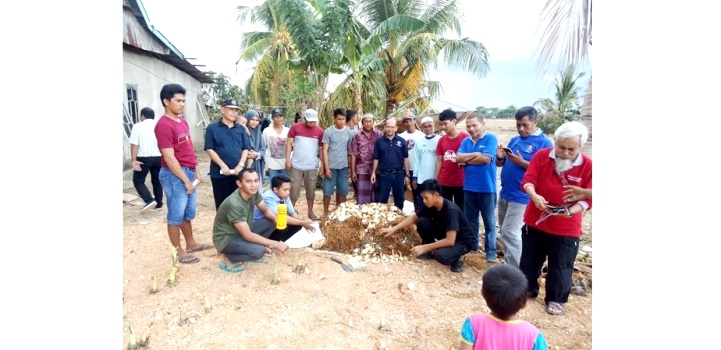 Geliat FPIK UHO Mengembangkan Budidaya Bandeng Organik di Desa Pasari Apua Kecamatan Lantari Jaya Kabupaten Bombana (Foto: Agus Kurnia)