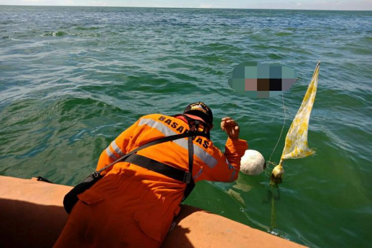 Sembilan Mayat Terapung di Selat Malaka, Penyebab Kematian Masih Misterius( Foto: Regional Kompas)