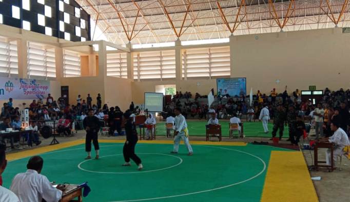 Suasana pertandingan pencak silat di Sport Center Antam. (Foto:Istimewa /SULTRAKINI.COM)