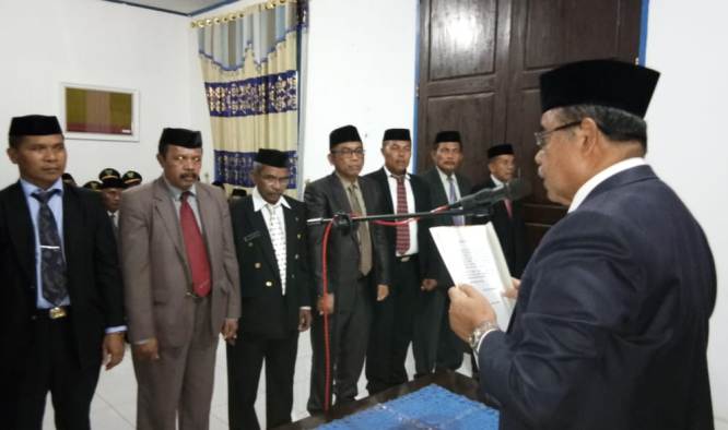 Suasana pelantikan pejabat eselon II dan III di Aula Kantor Bupati Mubar, Jumat (4/1/2019). (Foto: Akhir Sanjaya/SULTRAKINI.COM).