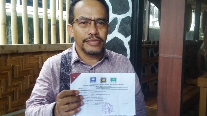 Ketua Tim Partai pengusung, Sukarman AK. (Foto/ Ifal Chandra/SULTRAKINI.COM).