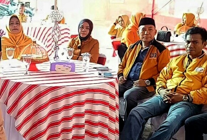 Ketua DPD Hanura Sultra, Waode Nurhayati (jilbab hitam) bersama sejumlah Caleg DPRD Muna dan DPRD Provinsi Sultra. (Foto: Arto Rasyid/SULTRAKINI.COM).