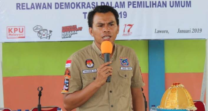 Ketua KPU Muna Barat, Awaluddin Usa. (Foto: Akhir Sanjaya/SULTRAKINI.COM)