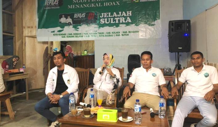 Repnas Sultra Ngopi bareng pemilih milenial di Kabupaten Muna. (Foto: Istimewa)