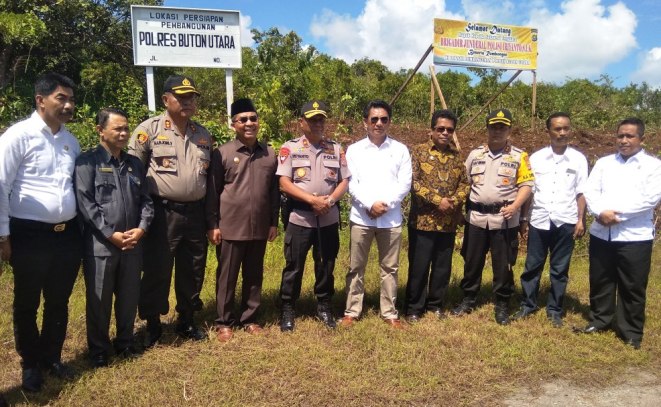 Kapolda Sultra, Dirjend Pol Iriyanto, S.I.K melaksanakan kunjungan kerja di Buton Utara (Butur), Kamis (11/04/2019). (Foto: Ardian Saban/SULTRAKINI.COM).