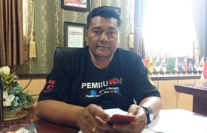 Ketua KPU Sultra, La Ode Abdul Natsir. (Foto: Ade Putri/SULTRAKINI.COM).