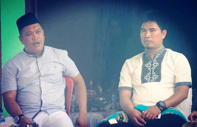 Bupati Konut, Ruksamin bersama wartawan SultraKini.com. (Foto: Dok Humas Konut).