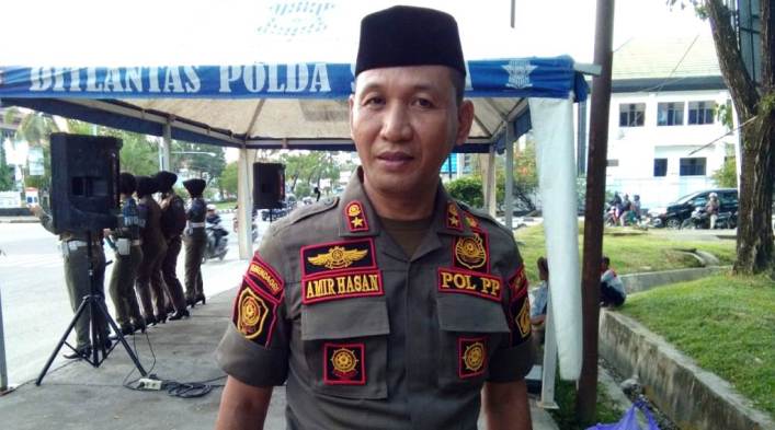 Kepala Satpol PP Kota Kendari, Amir Hasan. (Foto: Ade Putri/SULTRAKINI.COM)
