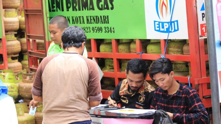 Stok LPG 3 Kg yang dijual di pasar murah Pemkot Kendari (Foto: Hasrul Tamrin/SILTRAKINI.COM)